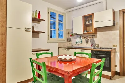 Trilocale in centro – Foto 10